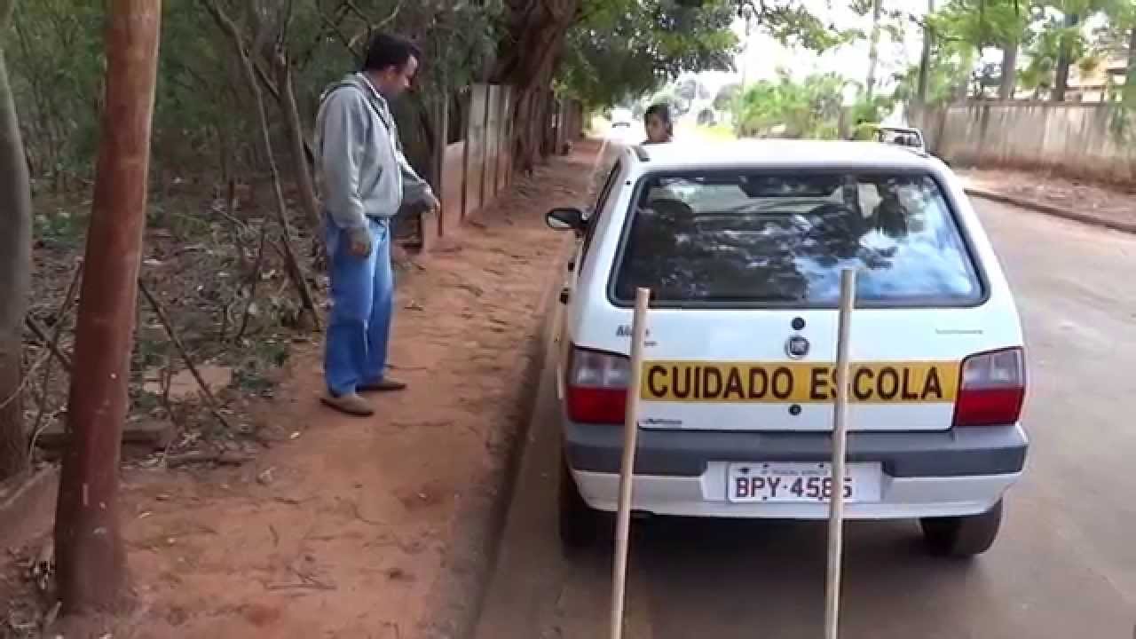 Baliza de carro do lado esquerdo