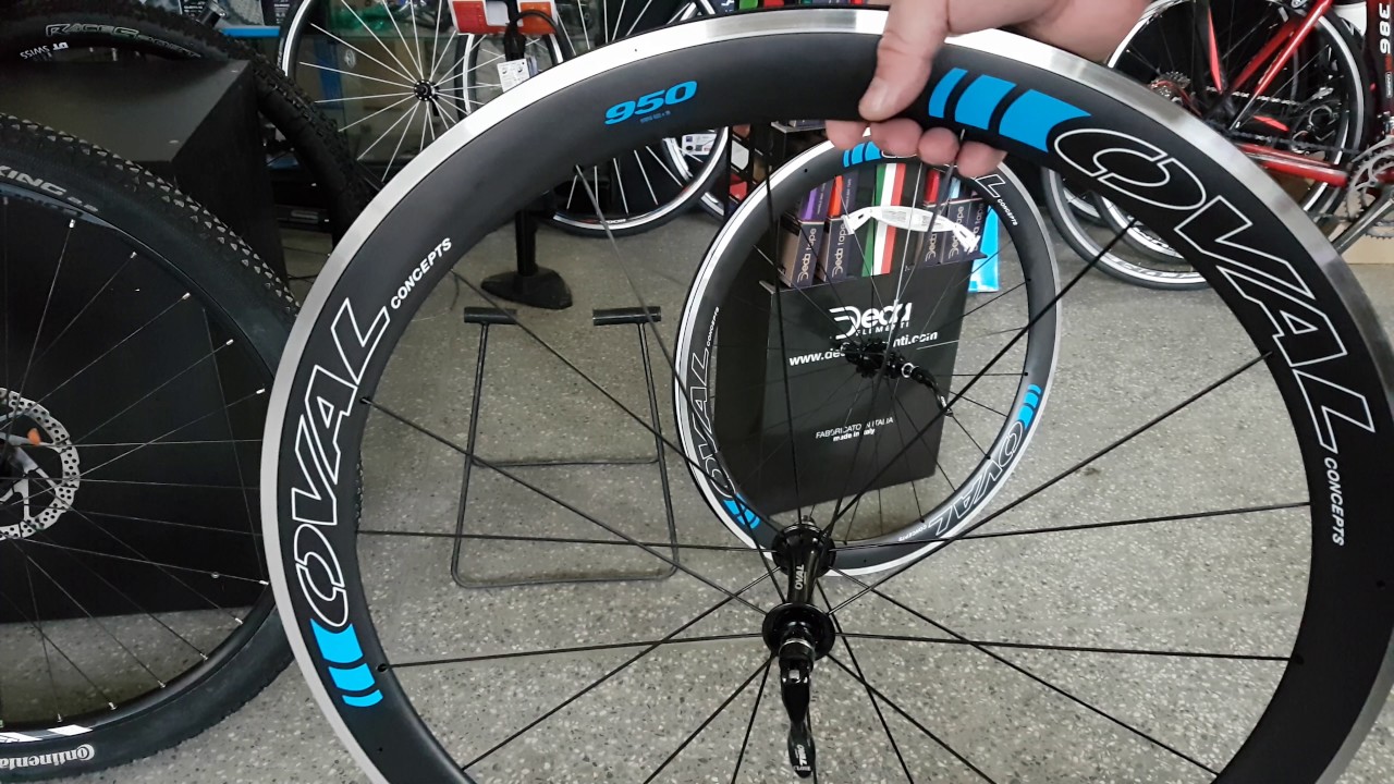 Oval Concepts 950 F, 700c 18/24H aero carbon-alloy rims