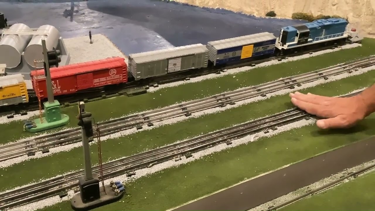 Brian's Lionel Postwar Trains and 1949 Showroom Layout