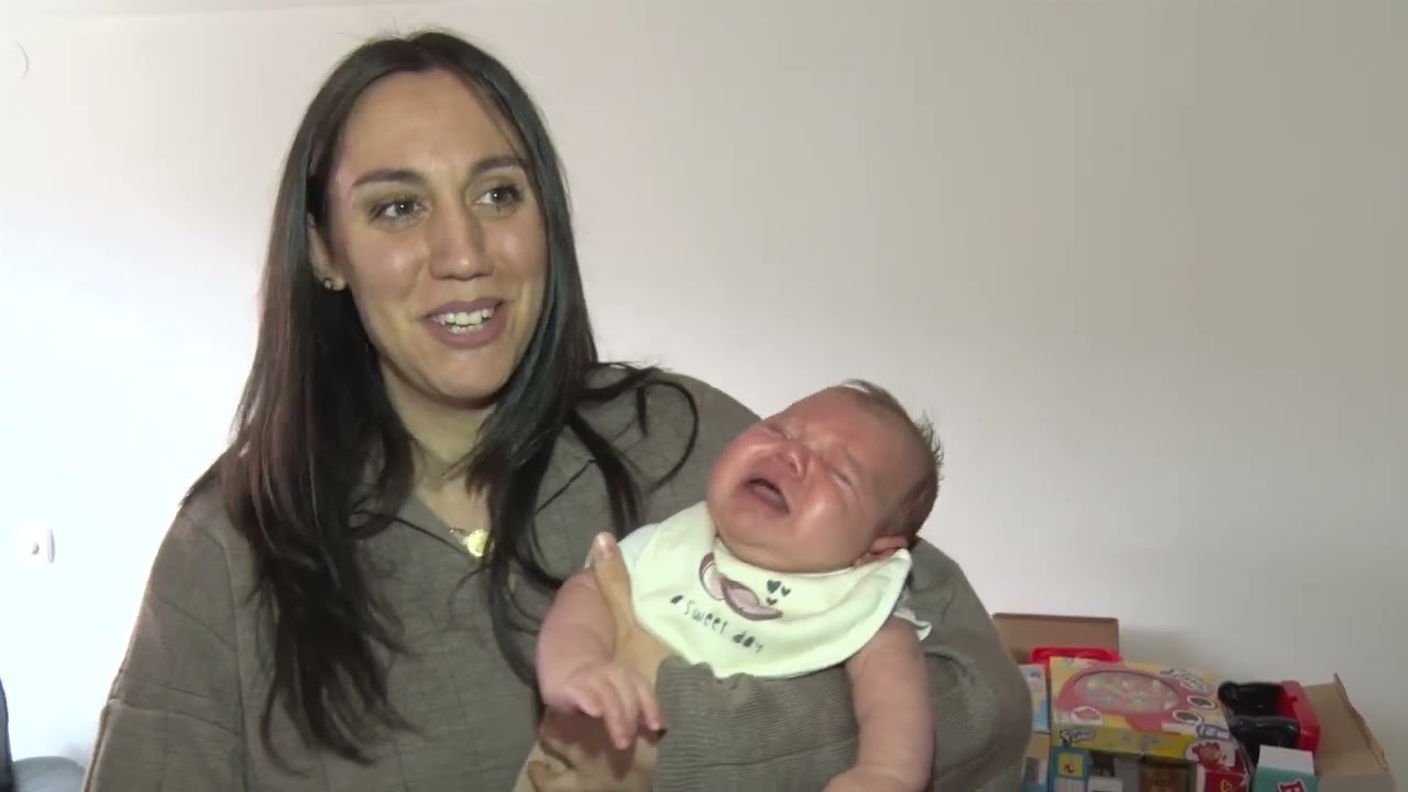 UŽICE 19.2.2026. Rukovodstvo grada Užica u poseti prvoj ovogodišnjoj bebi