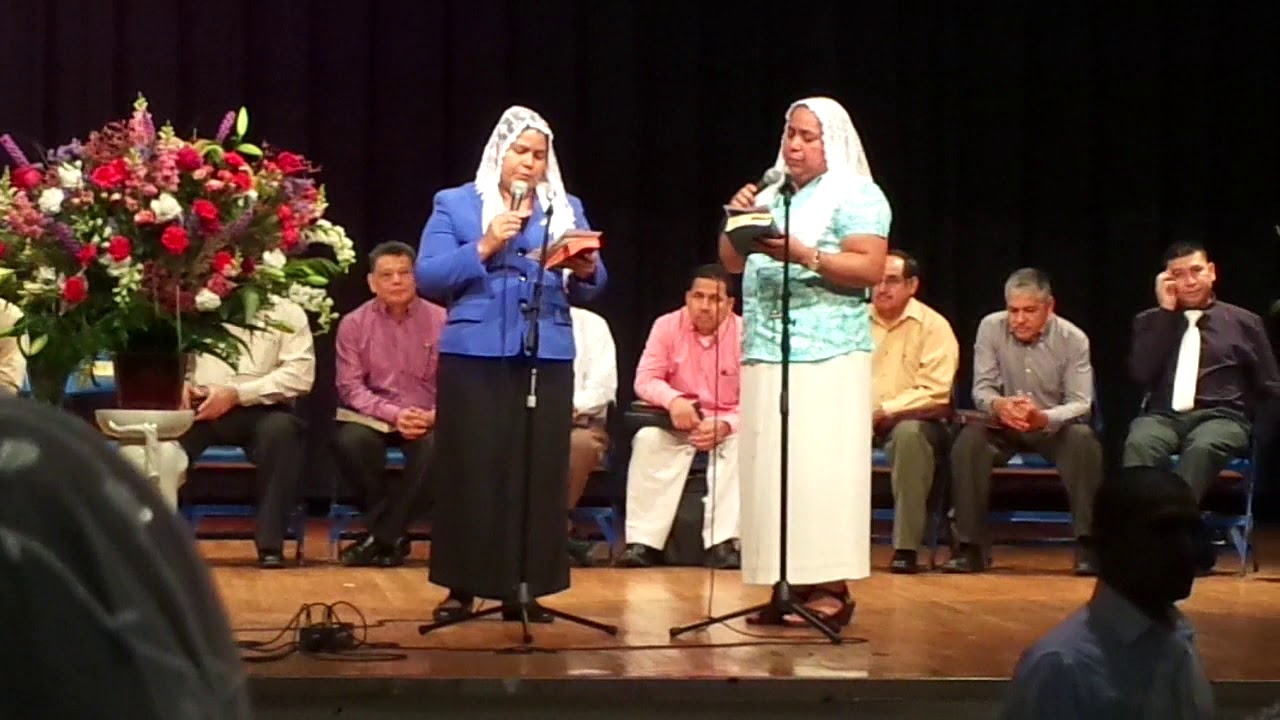 Hermana Mabik y Hermana Jael.  Canta Iglesia.