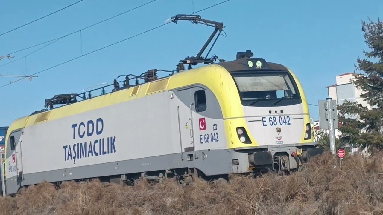 TCDD taşımacılık E 68 018 cevher treni arkasından ikinci cevher treni  E 68 042 saat 17 13