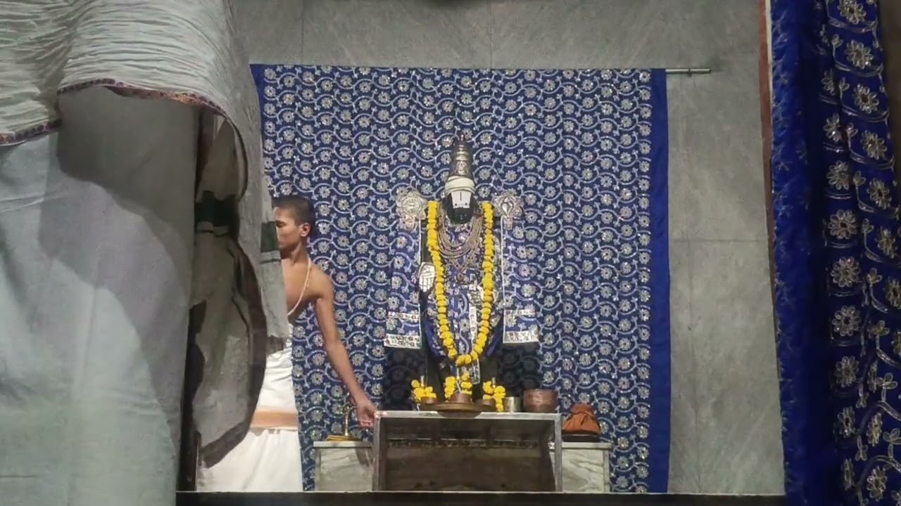 AAIYE DEKHIYE AAJ MAINE APNE MANDIR ME AARTI KIYA HU 