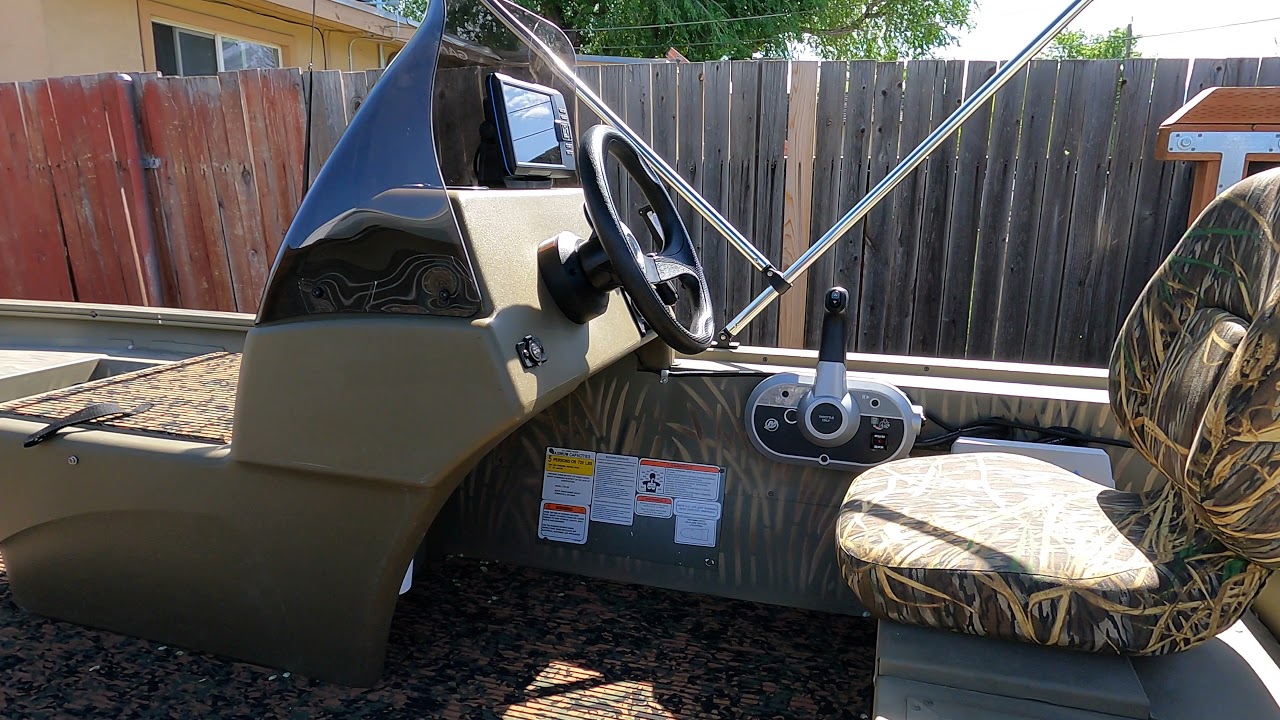 TRACKER GRIZZLY 1754 UPGRADES / HYDRO TURF / SEATS / GARMIN STRIKER 7 SV / 2021
