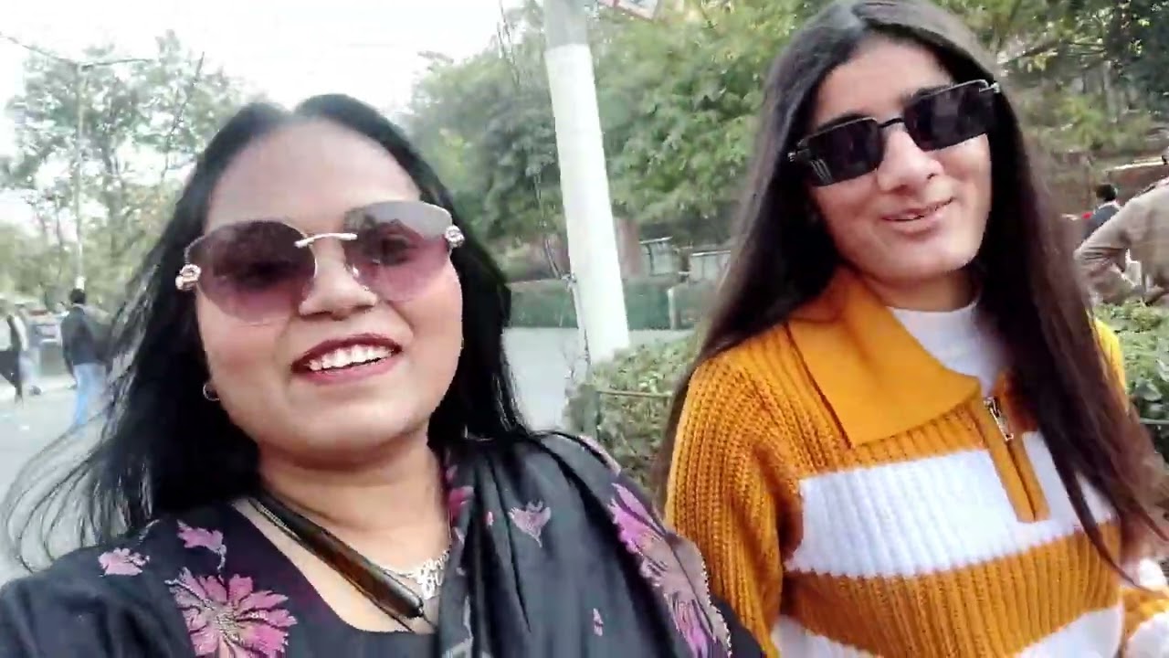 Taj Mahal dekhe bina he vapas aa gye 