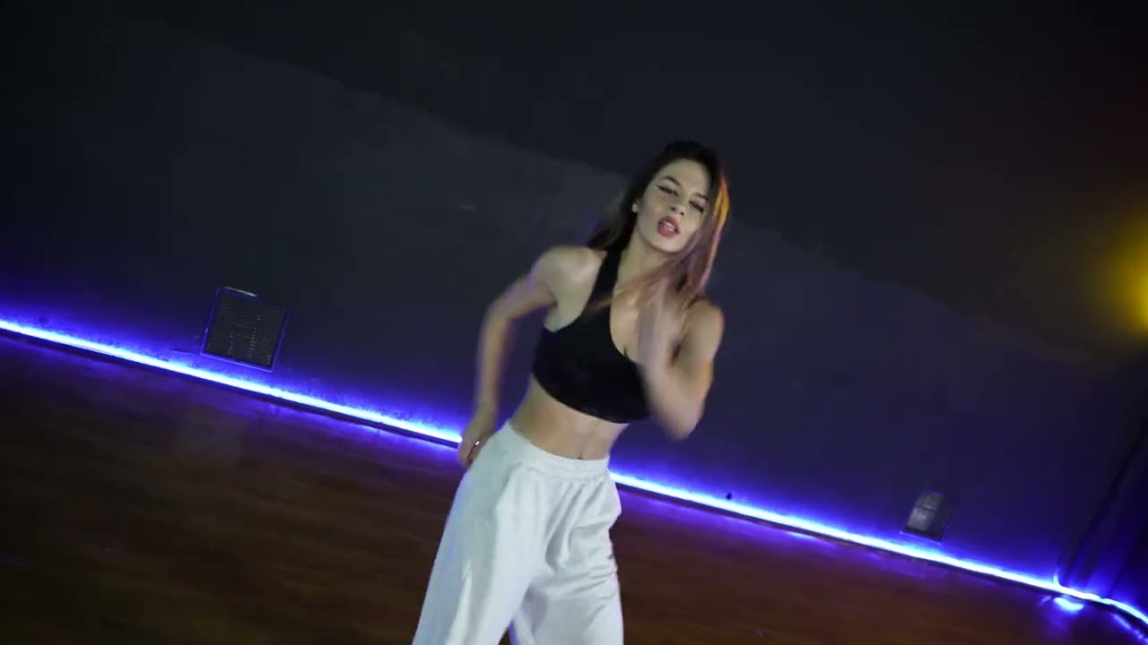 Killa Fonic x RAVA - Brasileira (Choreography) by Bibi | Dancehall Class