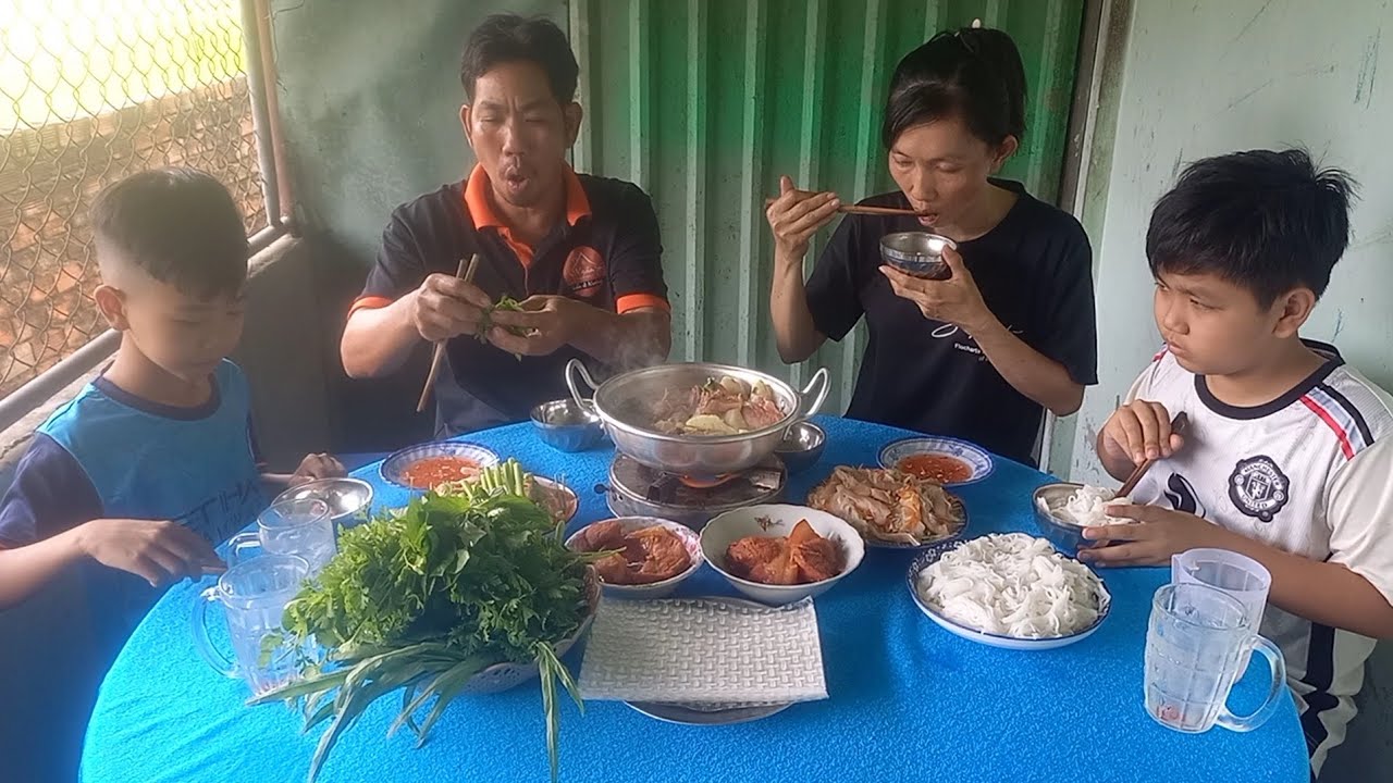 Ra vườn nhỗ rau nhúng vịt nấu chao # Toàn Tv
