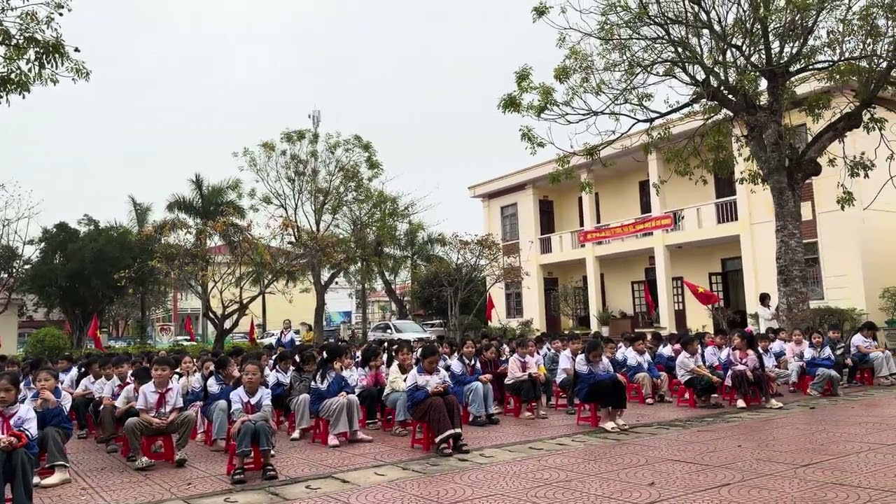 Giờ chào cờ đầu tiên của năm Đinh Ngọ. 