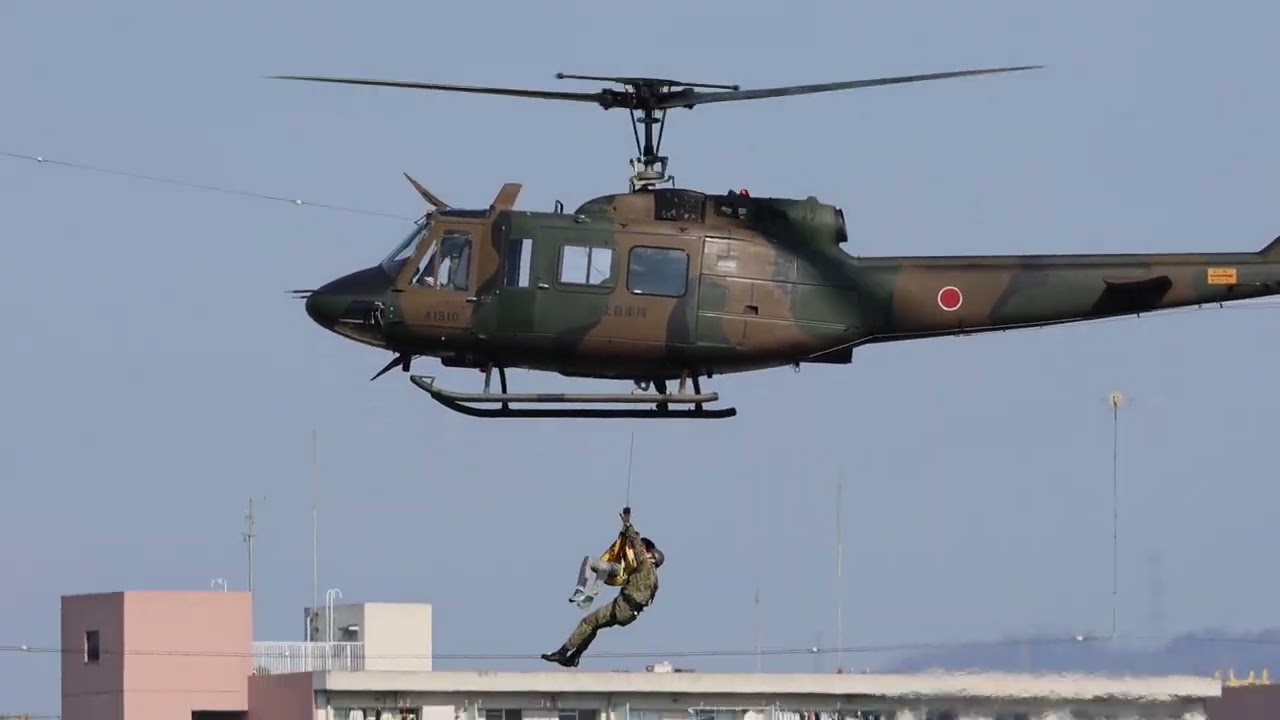 エアフェスタ2025　八尾　UH-1　救難展示　ホイスト