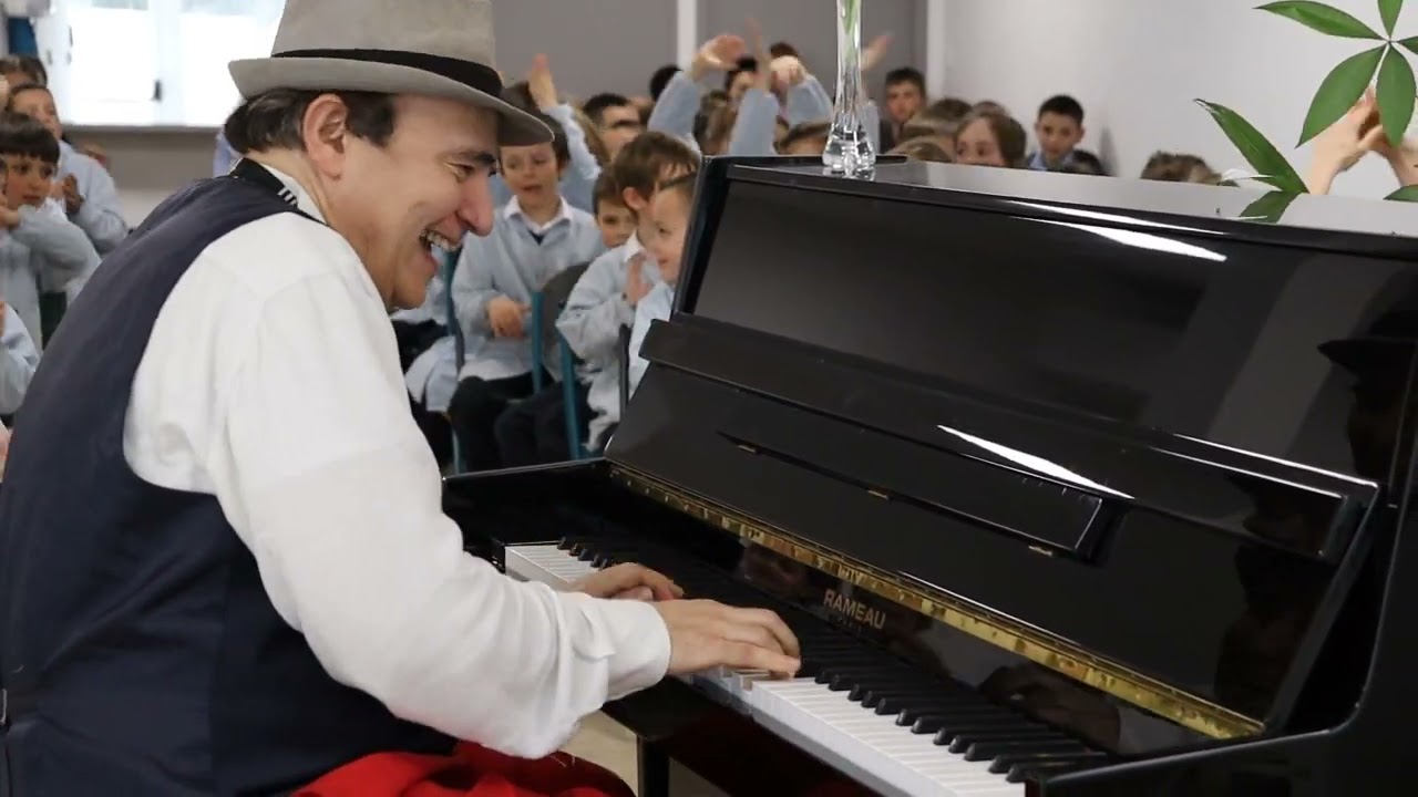 Fabrice EULRY en concert à l'école Fleming et au collège Balzac à Nîmes