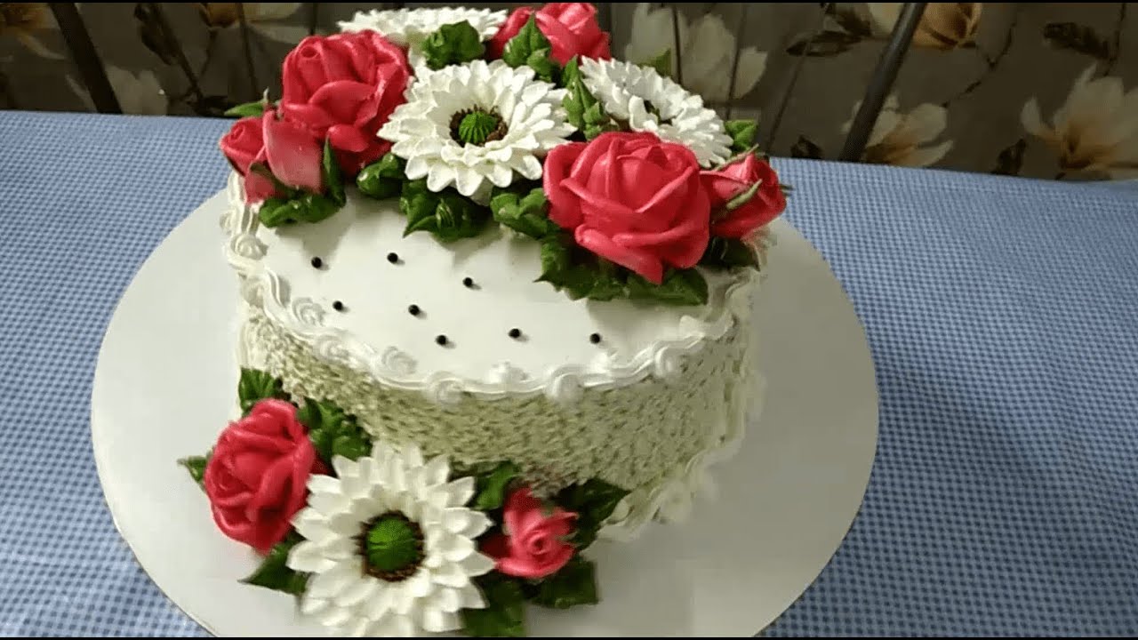Торт с розами и хризантемами