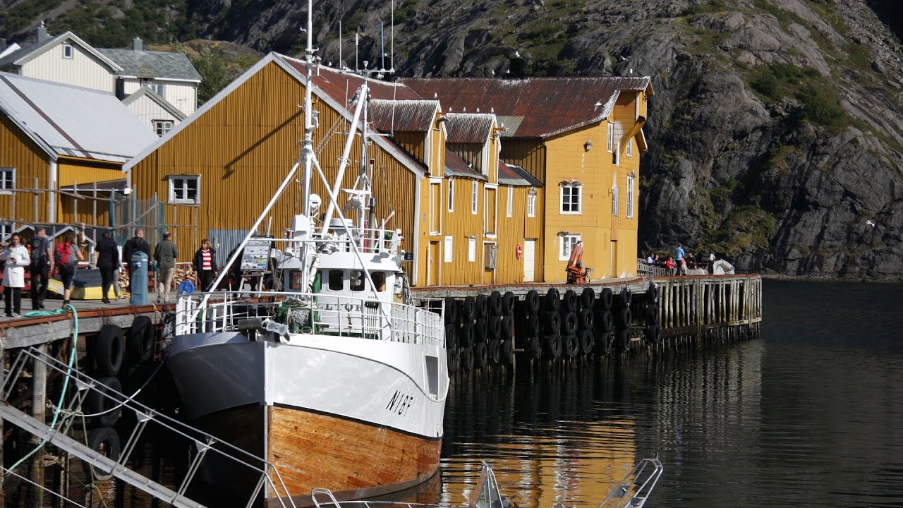 Lofoten attractions - Flakstad&oslash;ya island - Nusfjord, Vareid