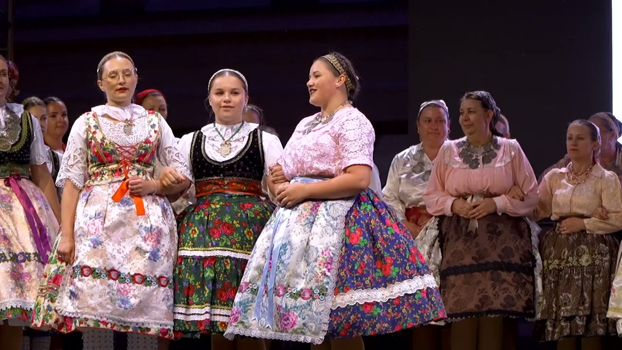 Dunafalvi karikázó, bácskai ugrós, lassú csárdás és friss