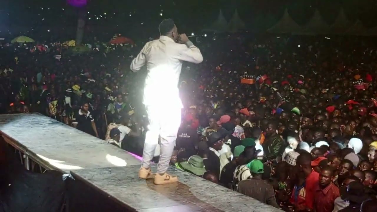 Live Performance at Endigito ya 90.6 Busoga One Fm Bugembe Stadium