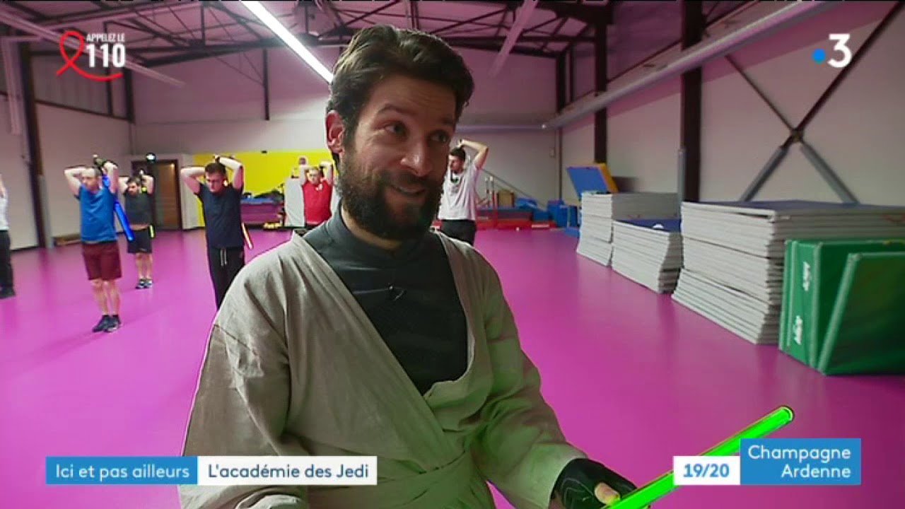 Reims : une école pour apprendre à manier le sabre laser
