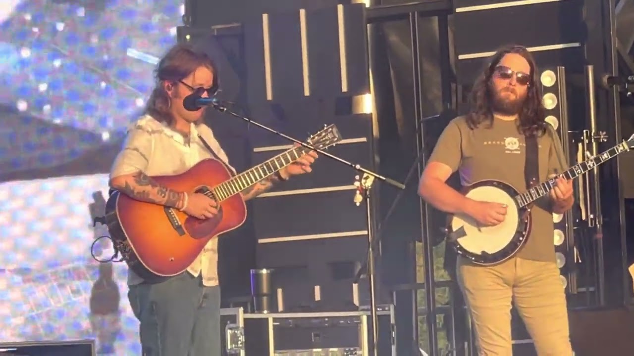 Lonesome Moonlight Waltz - Billy Strings