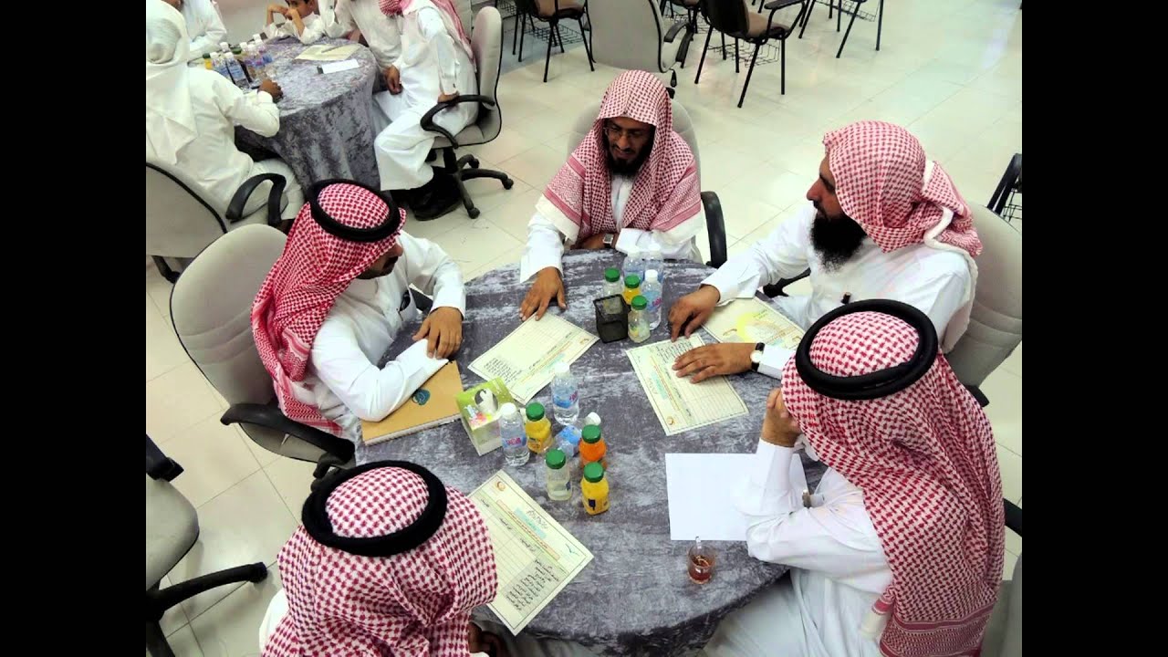 ملتقى المناهج في ثانوية الصديق بخميس مشيط