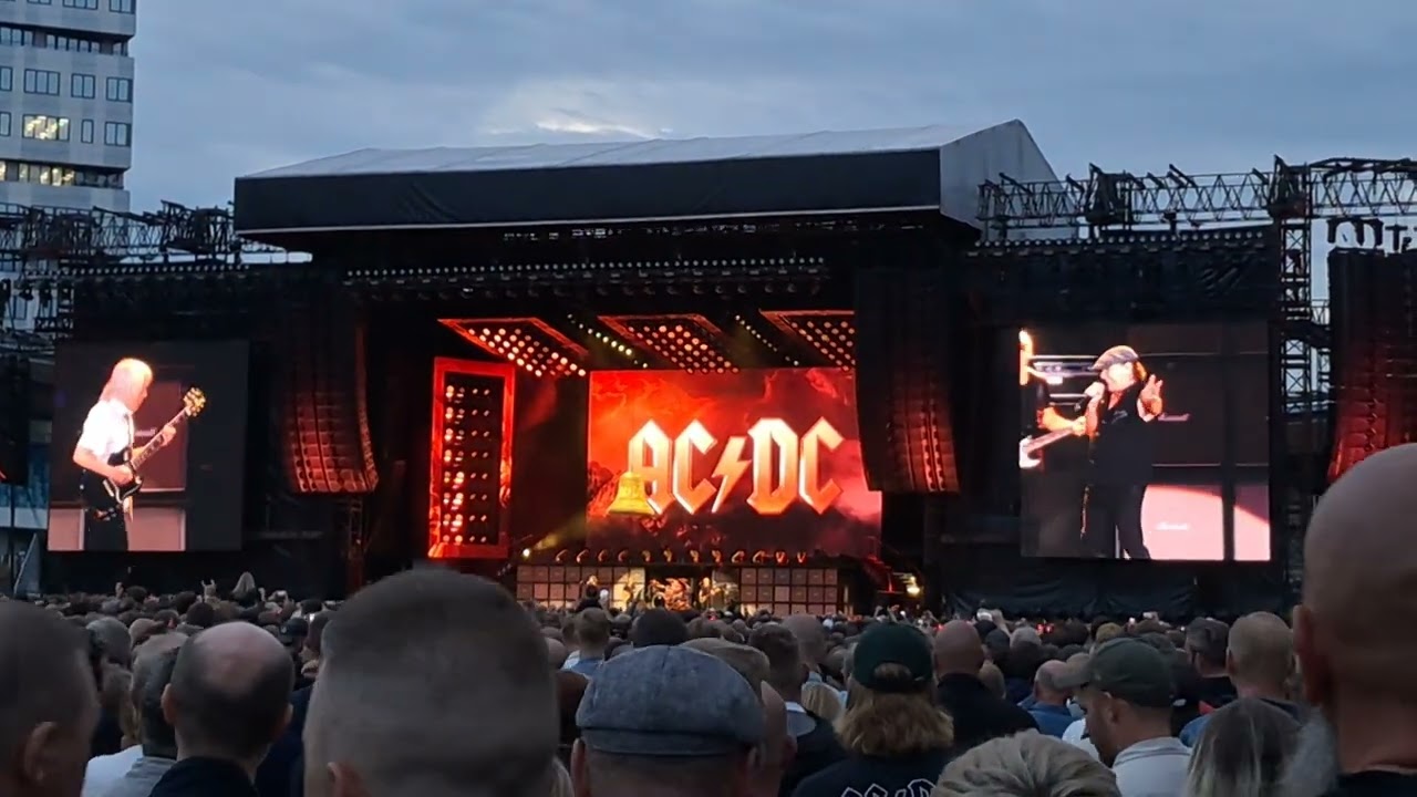 AC⚡️DC - Hells bells 🔥🔔🤟 (Ullevi, Gothenburg)
