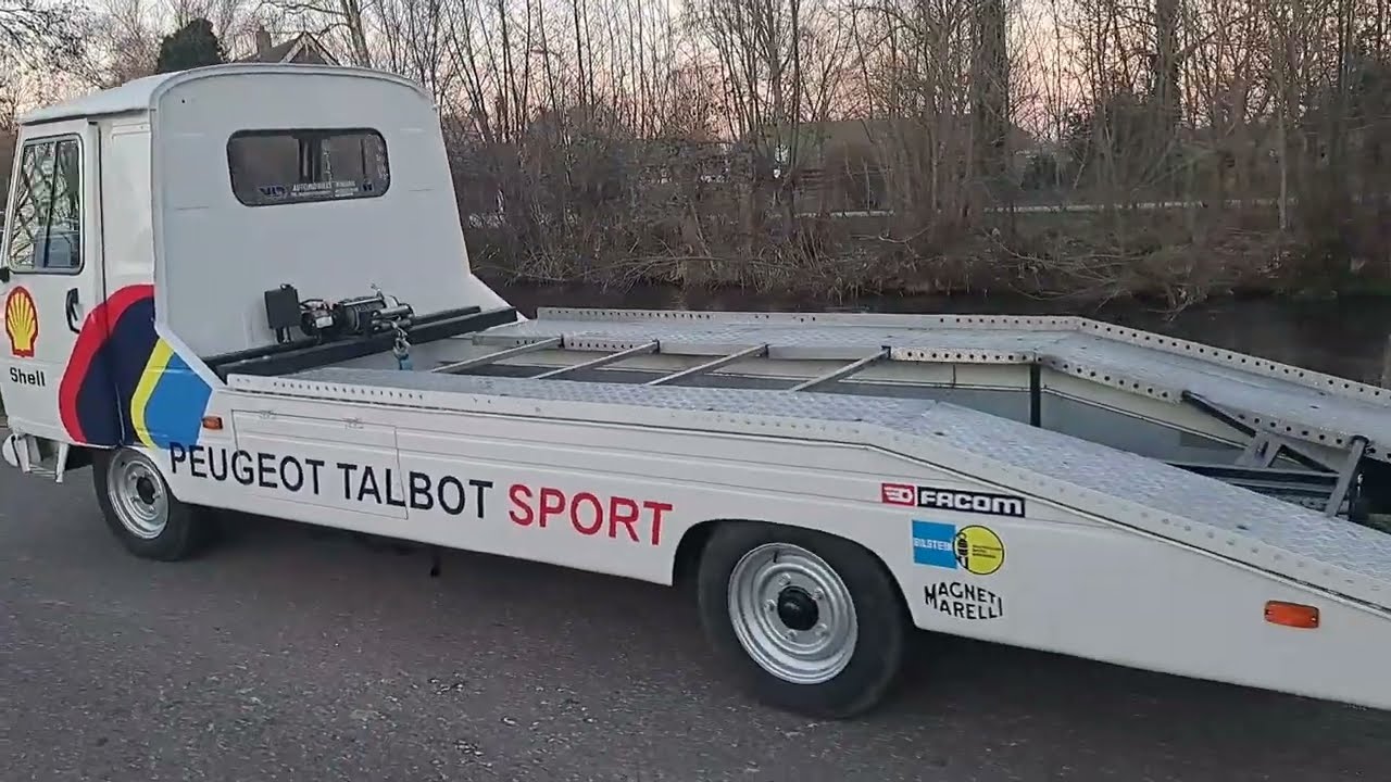 Peugeot J9 Car Transporter