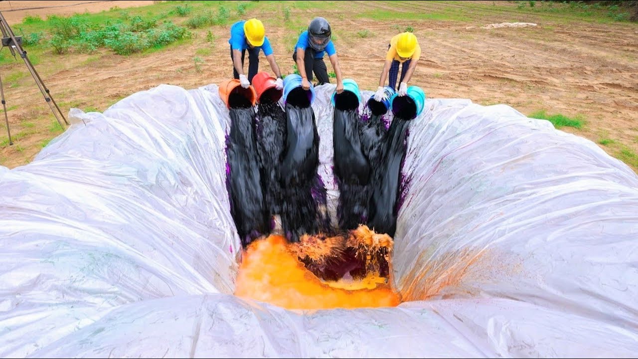 World's Largest Elephant Toothpaste in Pool | अब होगा असली धमाल | World Record !