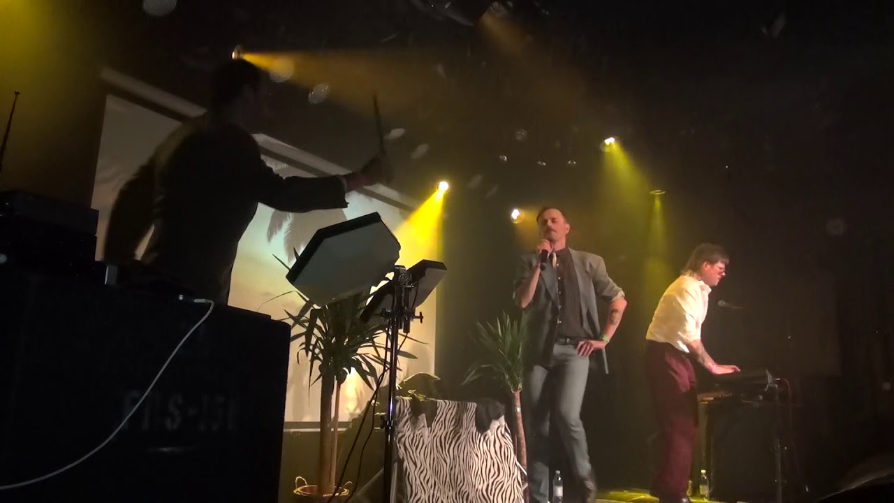 Carino Cat live on Stage bei der Italo Disco Party BeatBoxGbg Göteborg