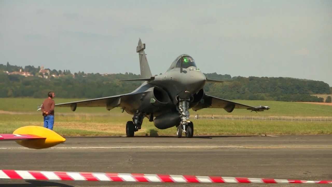(HD) RAFALE MARINE démarrage moteurs (engine start)