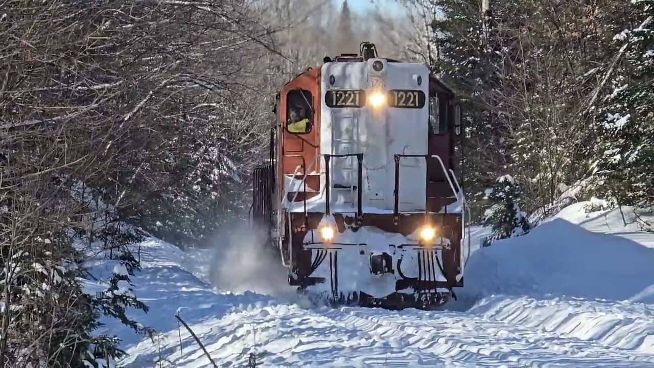 I Think They Derailed The Snowplow In Channing, Running Solo South & A Train Horn Blast In Town!