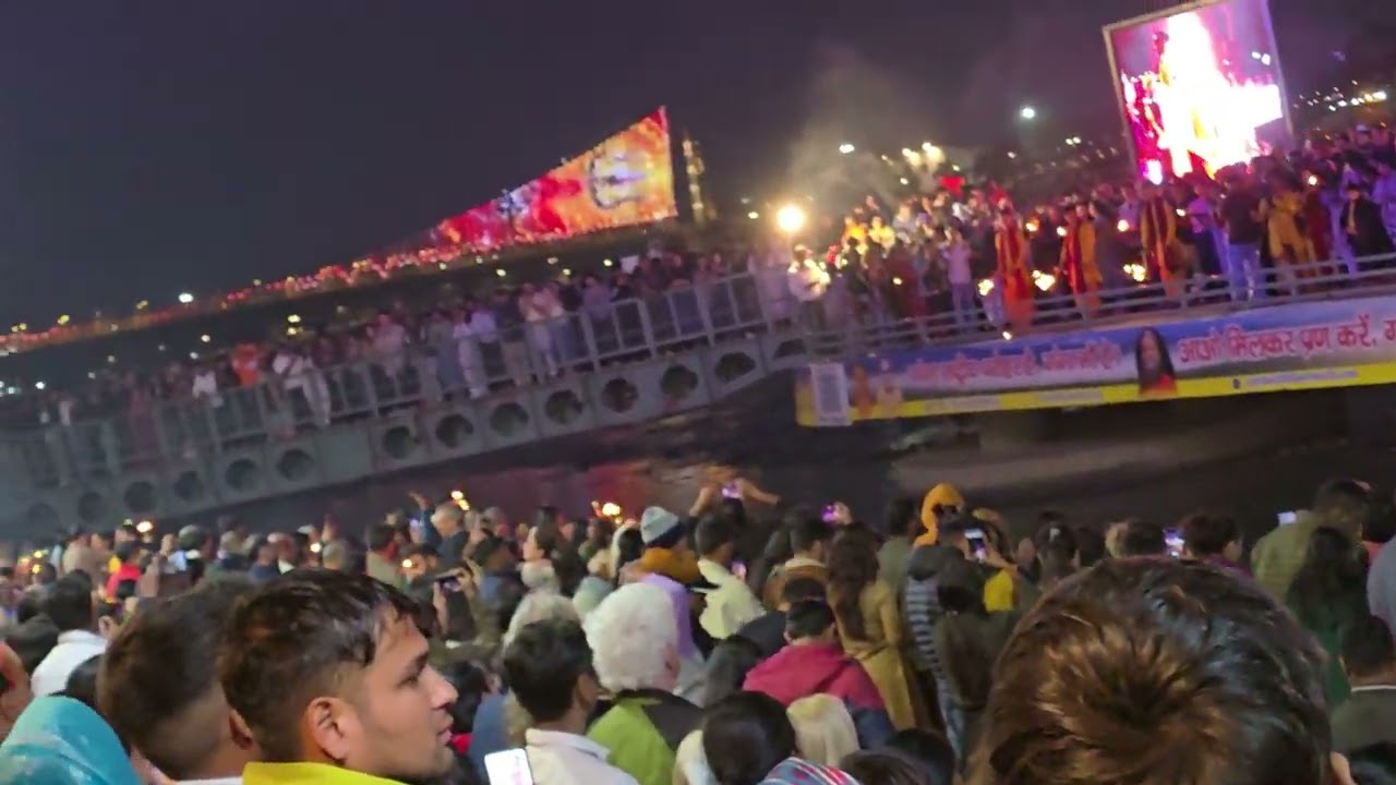 Mahashivratri Aarti at @Parmarth Ashram Rishikesh 