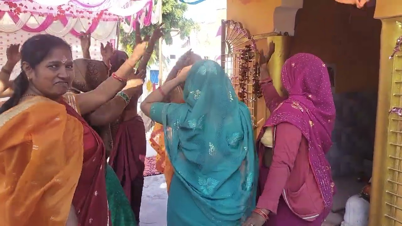 भोले बाबा 🙏🙏🙏 शादी में नाच रहे हैं 🙏🙏 सभी लोग 
