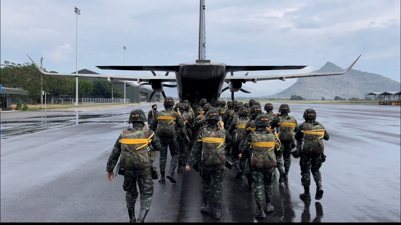 ส่งทางอากาศรุ่นที่ 335โรงเรียนสงครามพิเศษ จ.ลพบุรี  #AIRBORNE 335 SWS PART 2#กระโดดร่ม#ทหาร#รบพิเศษ
