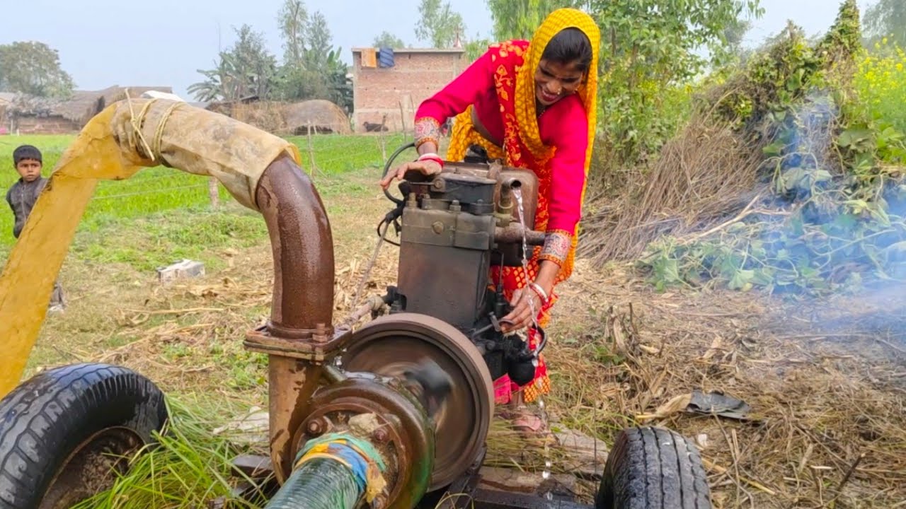 इस महिला का डीजल इंजन चलाने का तरीका देखकर आप लोग हैरान रह जाओगे #Diesel #engine #indiavillage  #Wat
