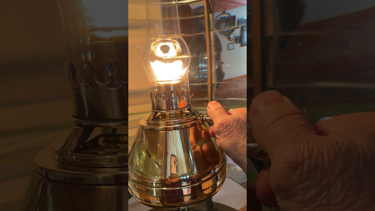 4TH ORDER USLHS FUNCK HEAP BRASS OIL LAMP