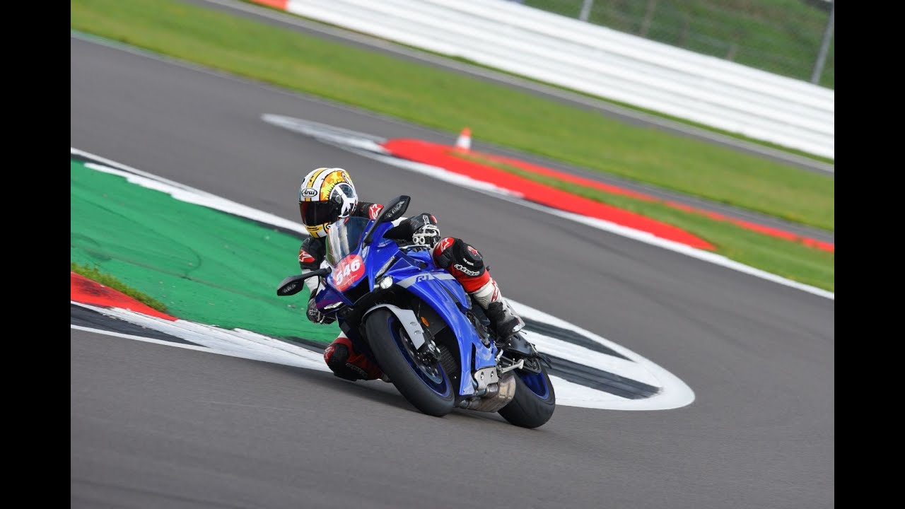 Extreme Testing the 2020 Yamaha YZF-R1 Rider Modes