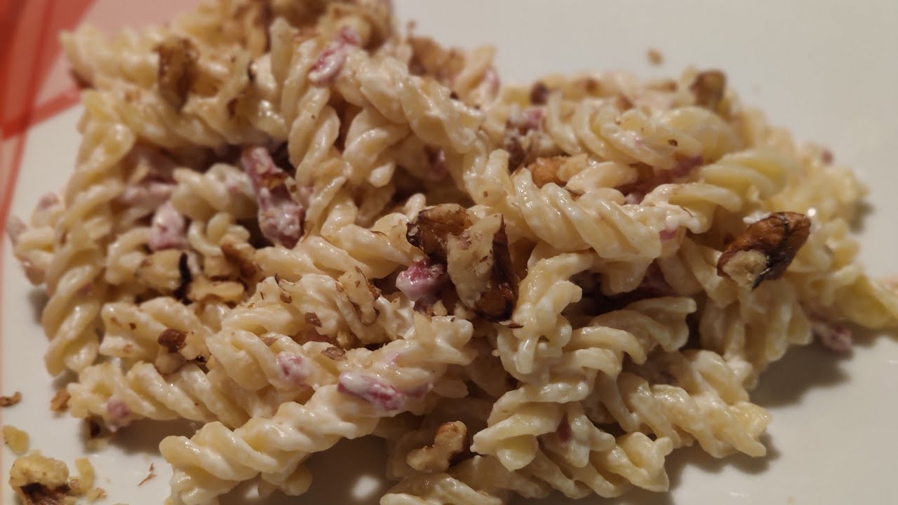PASTA CON MASCARPONE, SPECK E NOCI - pronta in pochi minuti