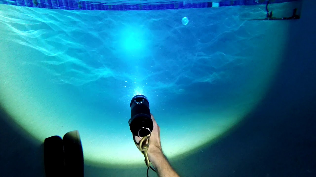 Dive Light Review, XTAR D36 5800 (Flood, Spot, & Video Light)