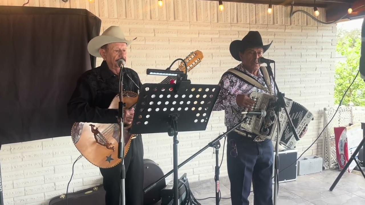 TOÑO BORREGO Y POLO MUÑOZ “DISFRUTA LA REDOVA Y CORRIDO DE SIEMPRE”