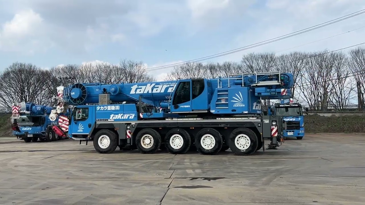 タカラ重機　LTM1120NZ  駐機するため、会社内を移動します