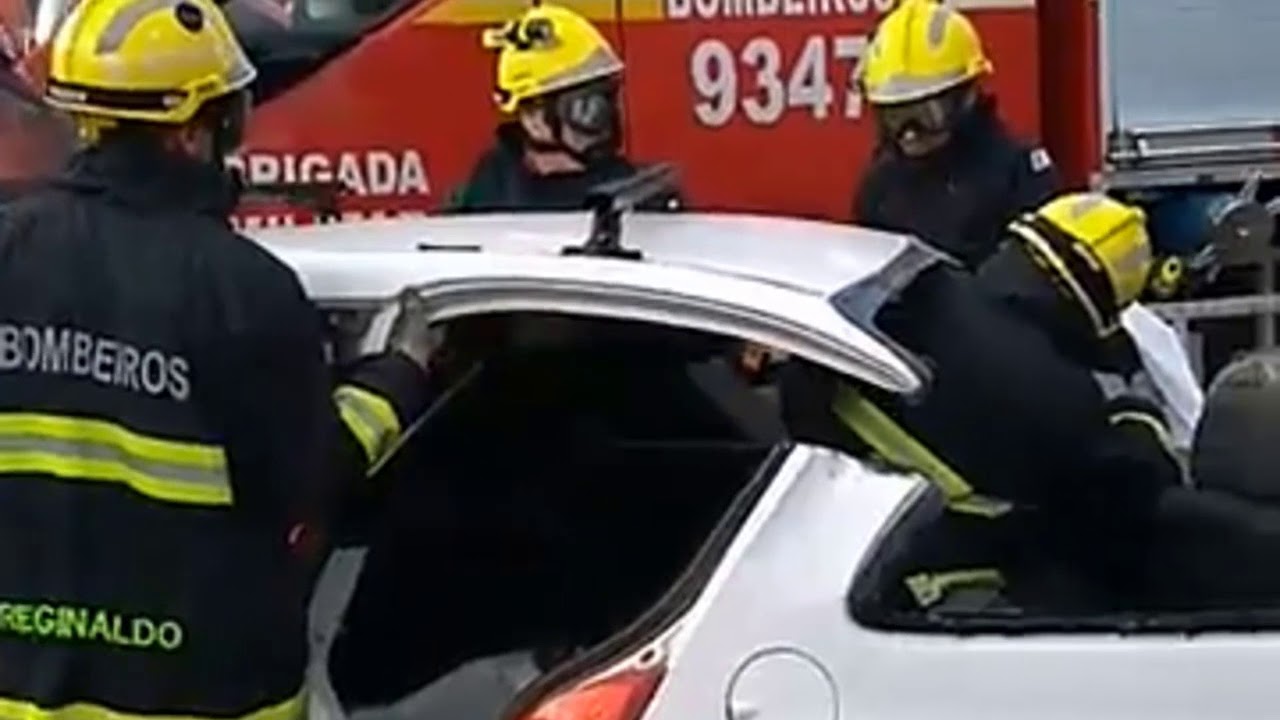 Por que os Bombeiros cortam os carros e retiram o teto em salvamento veicular?
