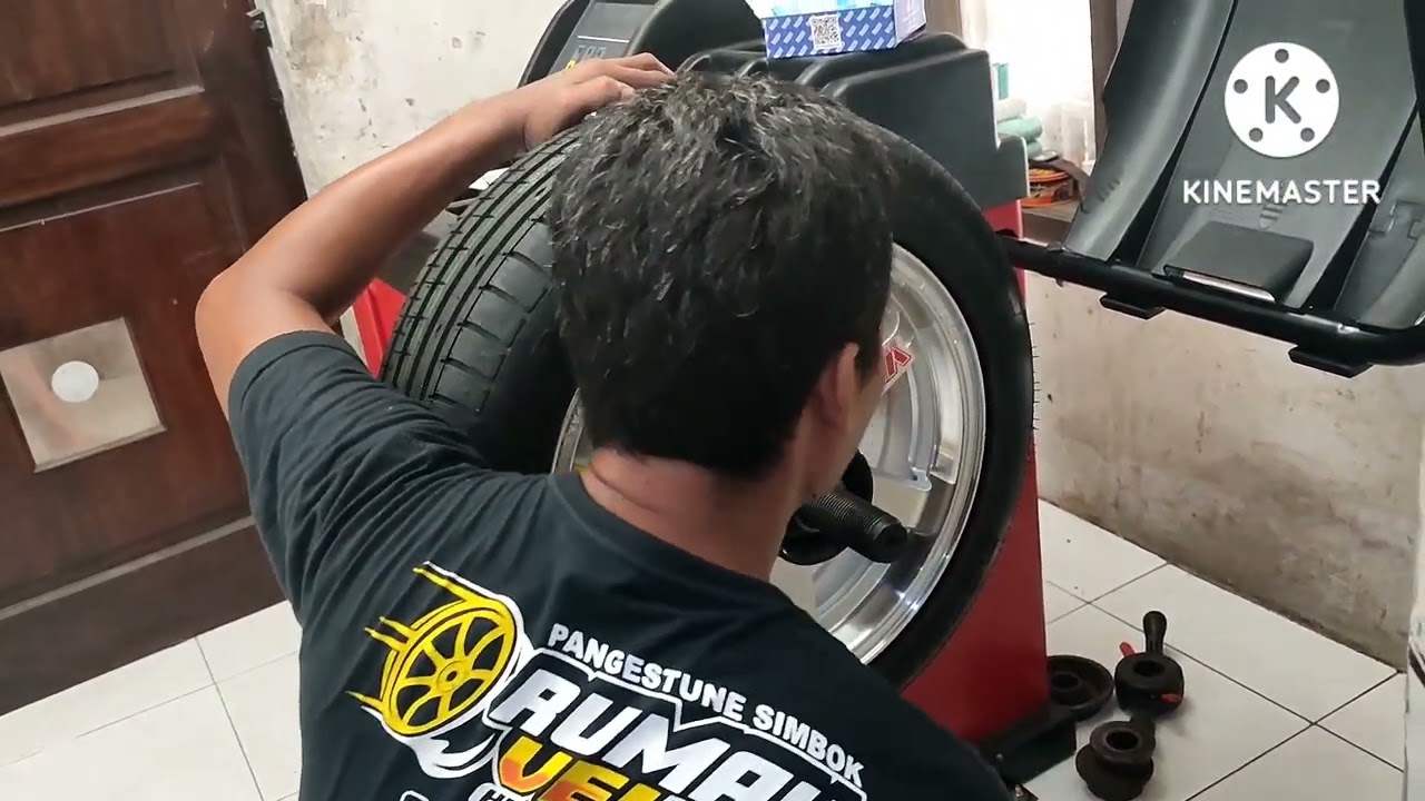 modifikasi toyota calya memakai velg TE 37 R15 ,lebar 6,5 ,et 40.ban 185/55r15