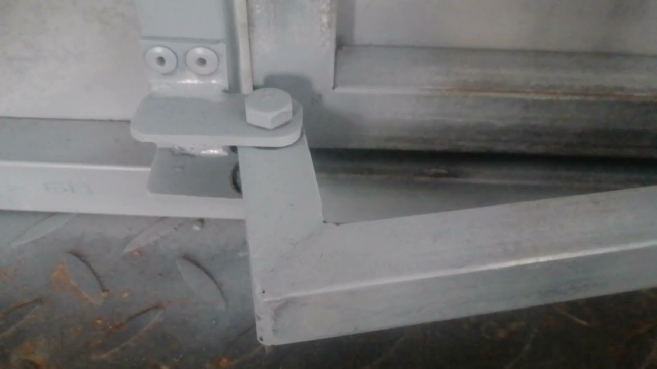 Unique door machanism by Sylvio Joaquin. (kakaiba ito panoorin mo)
