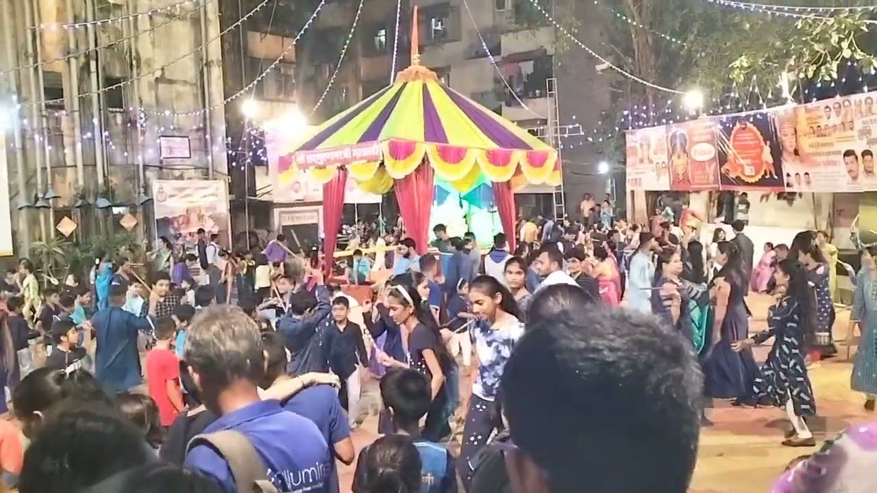 Durga Puja mein Dandiya kaise khelte hain Mumbai#shorts #viral #trending