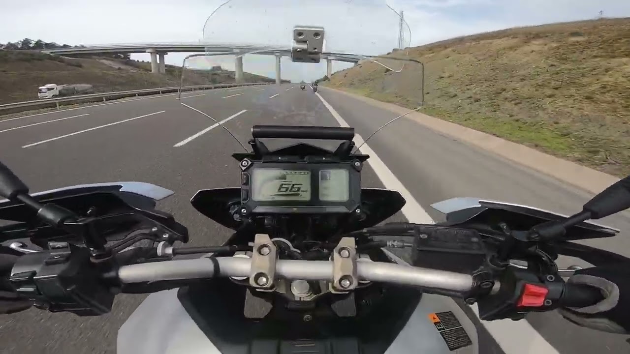r25 vs dominar 400ug 0-100km/h + top speed