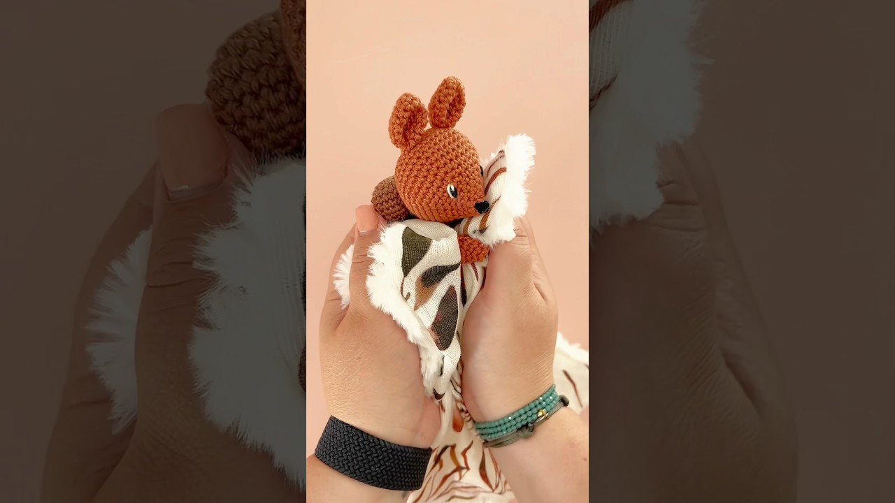 Doudou &Eacute;cureuil #doudou #doudoucrochet #cadeaunaissance