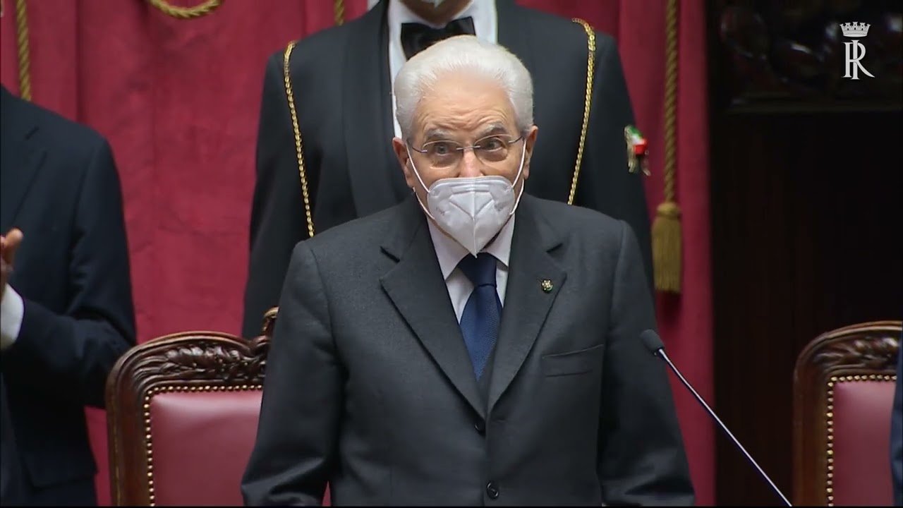 Il Presidente della Repubblica pronuncia la formula del giuramento