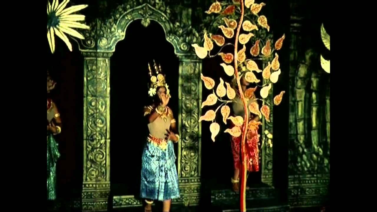 Princess Buppha Davi Perform Apsara Dance