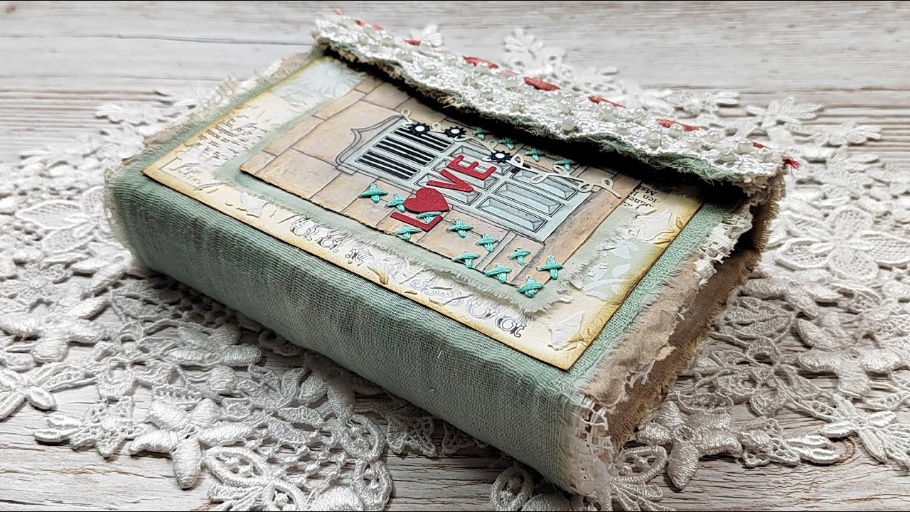 Flip Through of Eileen Hull Designs Sizzix Frame Pocket Journal 'Love Of Home'