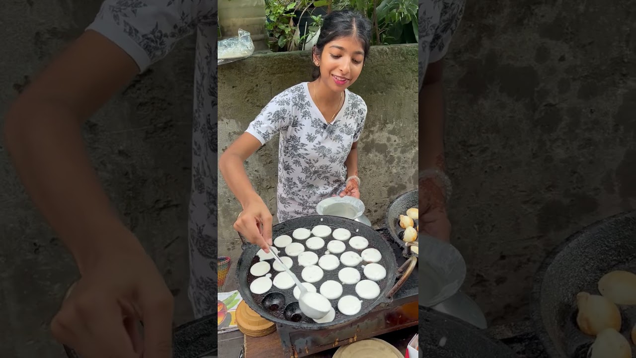 Cute girl selling south indian food 🇮🇳 #greatindianthali #food #specialthali #specialfood #foodie