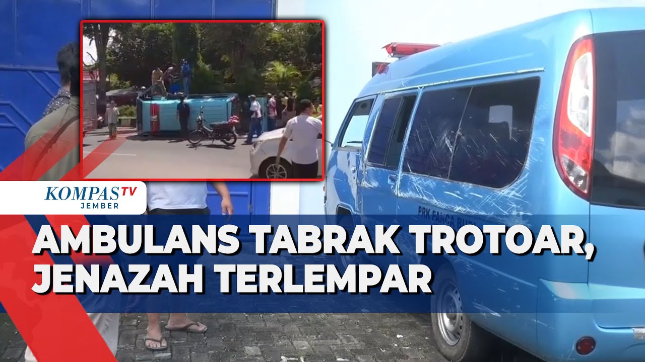Detik-Detik Ambulans Terguling di Depan Masjid, Warga Langsung Menolong!