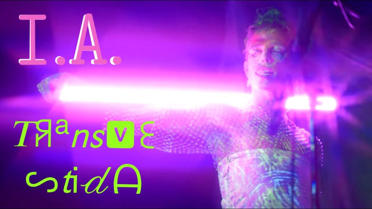 I.A. Transvestida / Tuda Tudo