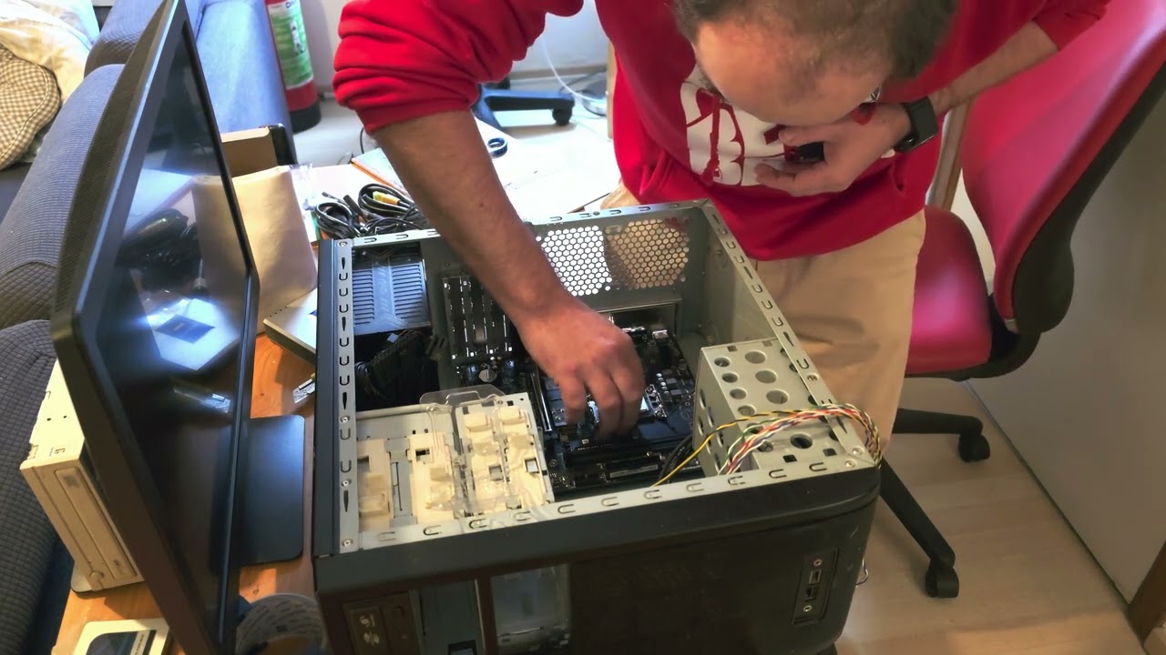 Как установить процессор в материнскую плату с сокетом LGA 1700
